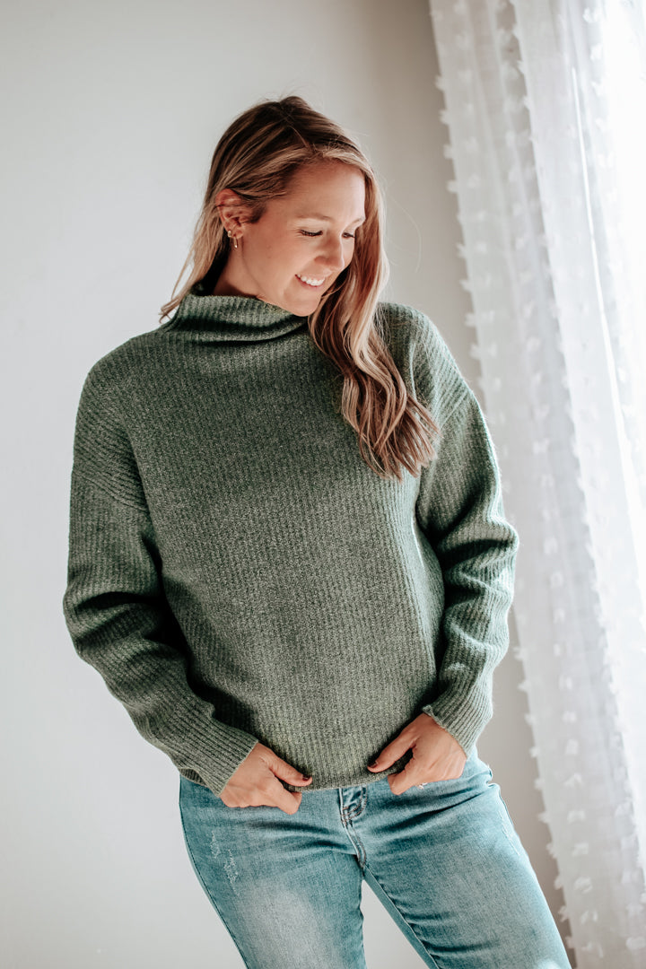 womens green knit turtleneck sweater